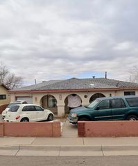 2109 Stanford Drive SE, Albuquerque, NM 87106