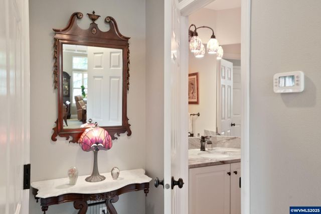 644 Creekside Dr SE, Salem, OR 97306