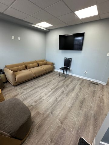 2445 W 71st Street, Chicago, IL 60629