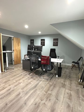 2445 W 71st Street, Chicago, IL 60629