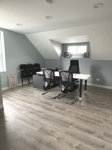 2445 W 71st Street, Chicago, IL 60629