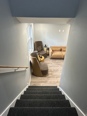 2445 W 71st Street, Chicago, IL 60629