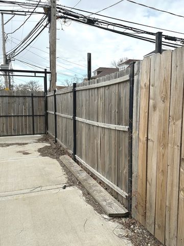 2445 W 71st Street, Chicago, IL 60629