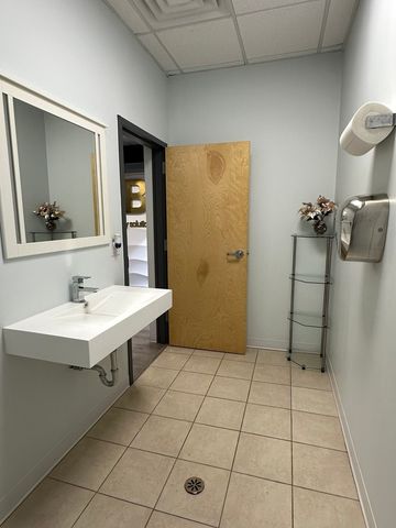 2445 W 71st Street, Chicago, IL 60629