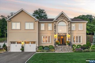 39 Fox Boro Road, Wayne, NJ 07470