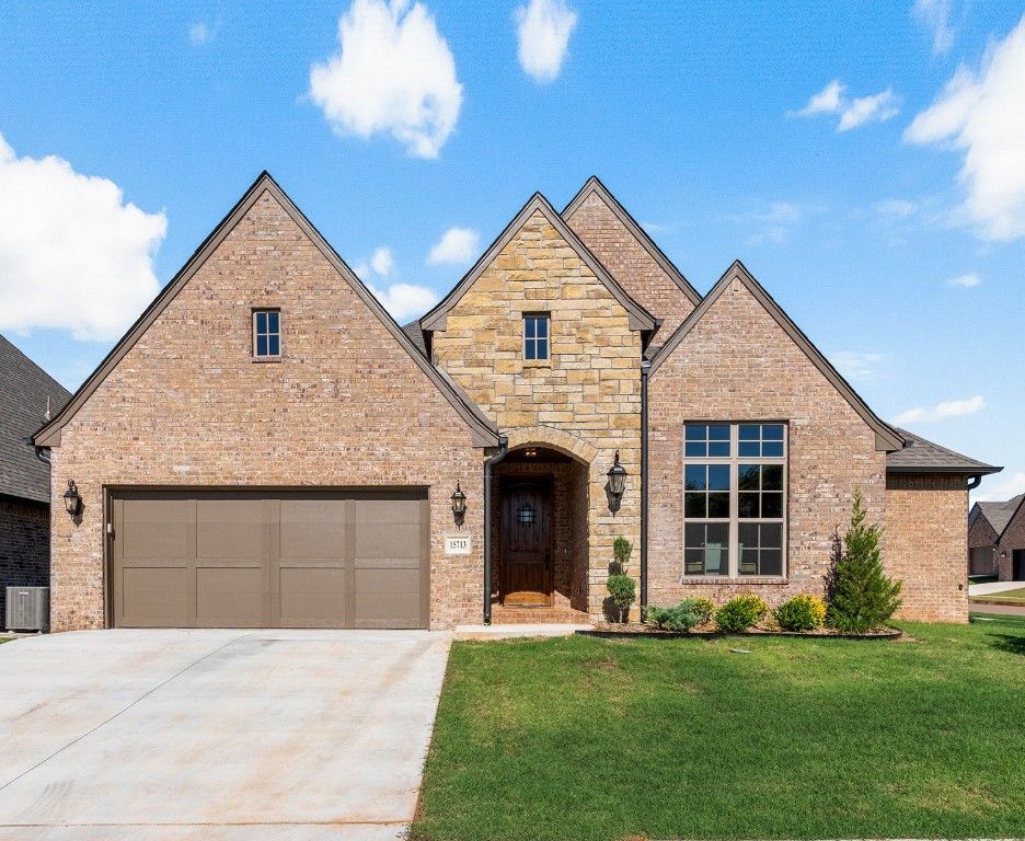 15713 Stillmeadows Drive, Edmond, OK 73013