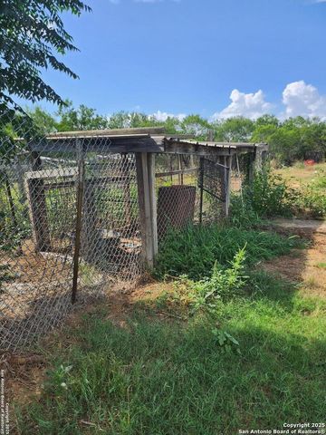 10255 S Briggs, Atascosa, TX 78002