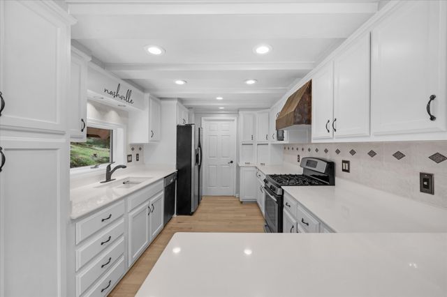 1306 Ewell Ln, Brentwood, TN 37027