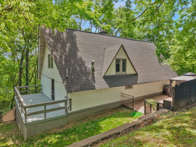 1306 Ewell Ln, Brentwood, TN 37027