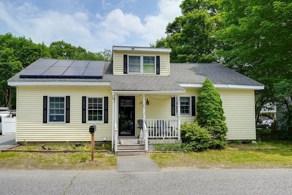 2-1/2 Ledge Street, Sutton, MA 01590