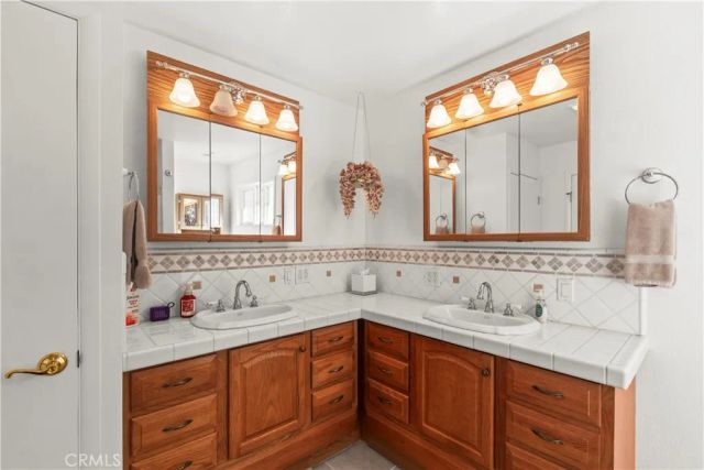 2868 Webb, Lake Isabella, CA 93240