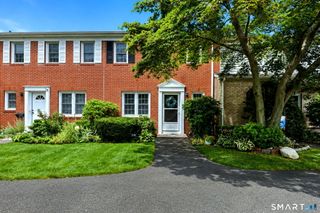162 Penn Common 162, Milford, CT 06460