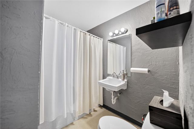 2614 Lincoln Way, White Oak, PA 15131