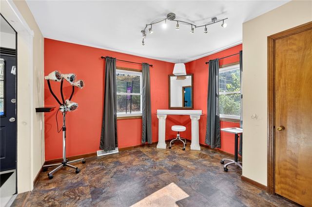 2614 Lincoln Way, White Oak, PA 15131