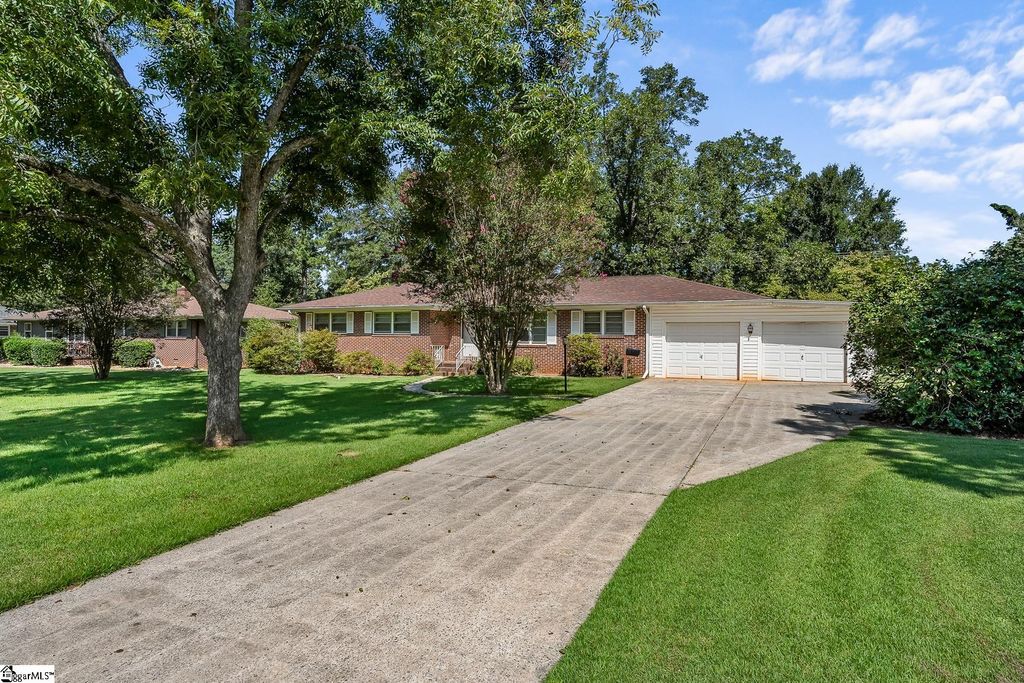 1015 Fairfield Drive, Anderson, SC 29621