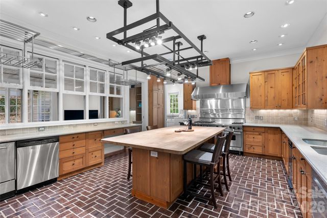1957 Cold Mountain Road, Lake Toxaway, NC 28747