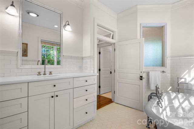 1957 Cold Mountain Road, Lake Toxaway, NC 28747
