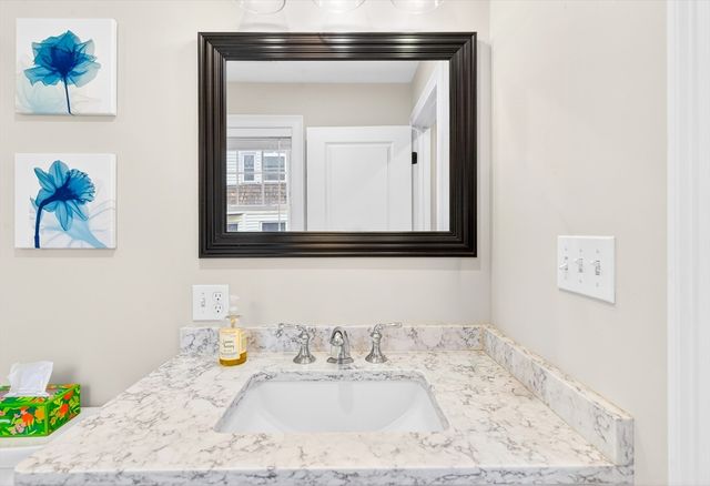 23 Palmer St 1, Waltham, MA 02451