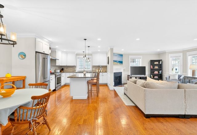 23 Palmer St 1, Waltham, MA 02451