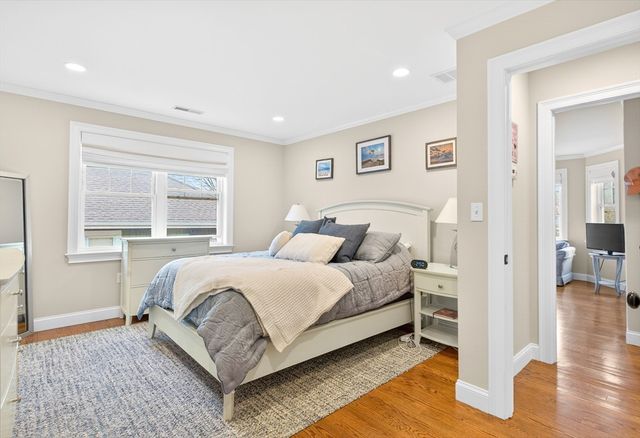 23 Palmer St 1, Waltham, MA 02451