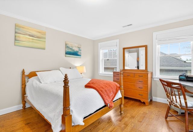 23 Palmer St 1, Waltham, MA 02451