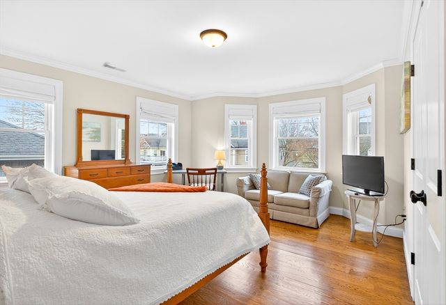 23 Palmer St 1, Waltham, MA 02451