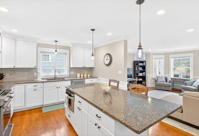 23 Palmer St 1, Waltham, MA 02451