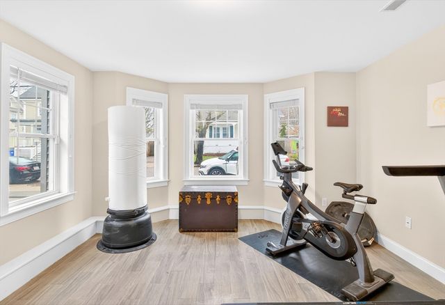 23 Palmer St 1, Waltham, MA 02451