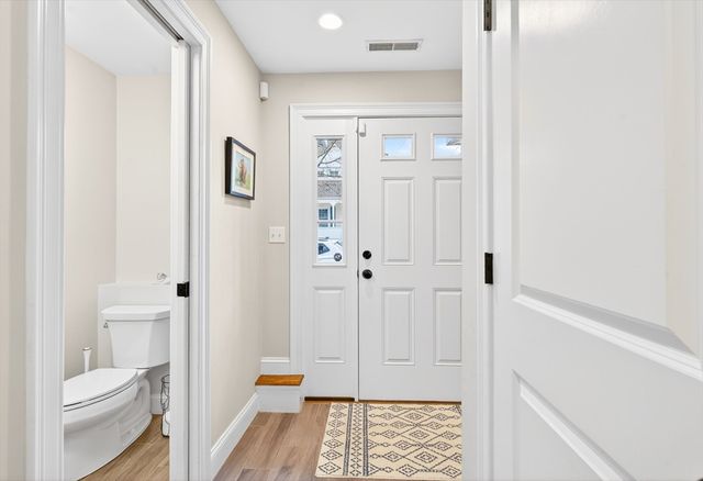 23 Palmer St 1, Waltham, MA 02451