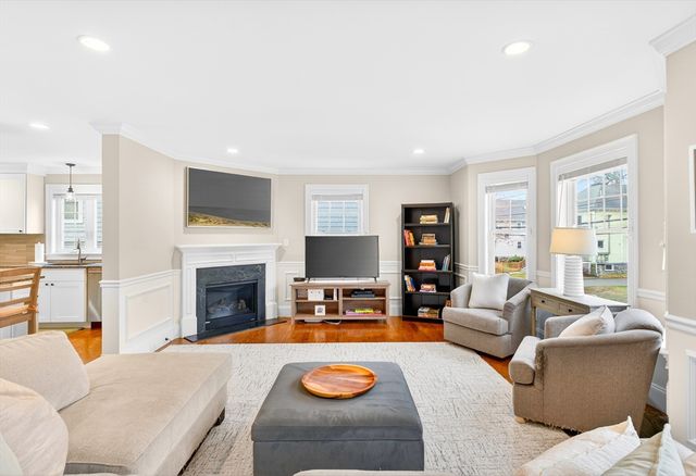 23 Palmer St 1, Waltham, MA 02451