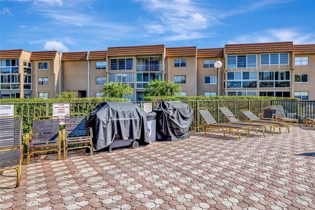 8901 Sunrise Lakes Boulevard 307, Sunrise, FL 33322