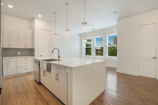 4205 Roseland Avenue 205, Dallas, TX 75204