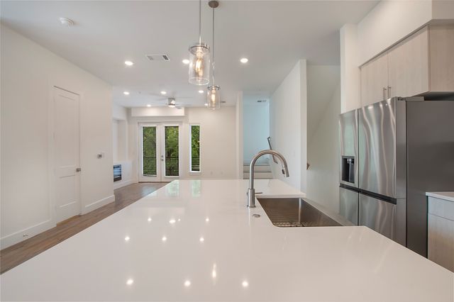 4205 Roseland Avenue 205, Dallas, TX 75204