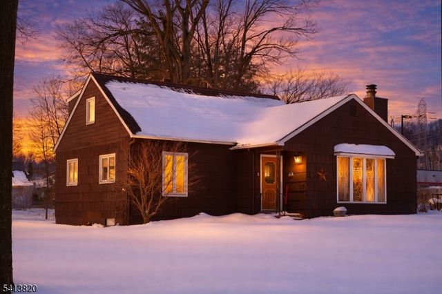 23 Phillips Pl, Green Brook Twp., NJ 08812