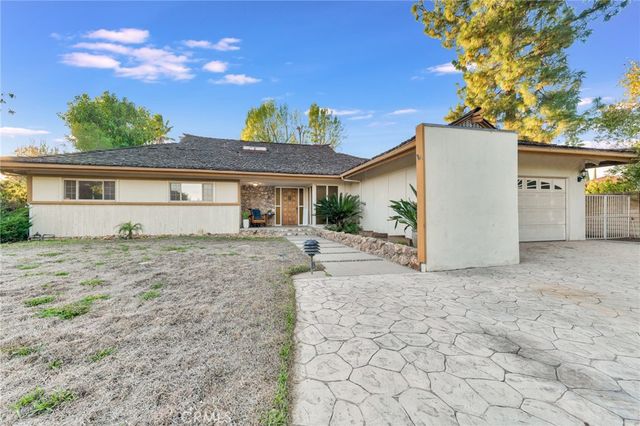 10261 Calvin, Northridge, CA 91324