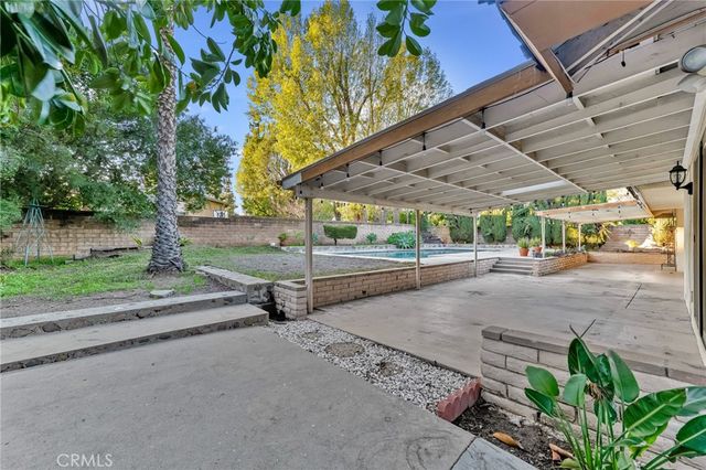 10261 Calvin, Northridge, CA 91324