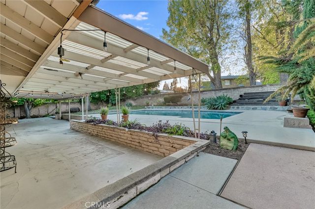 10261 Calvin, Northridge, CA 91324