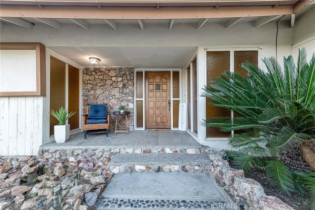 10261 Calvin, Northridge, CA 91324