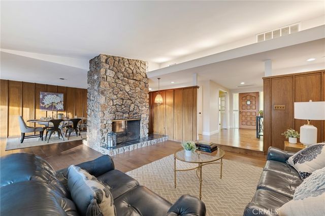 10261 Calvin, Northridge, CA 91324