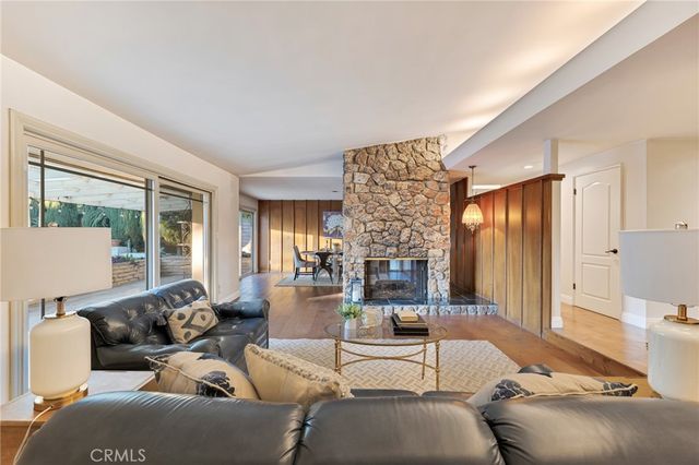 10261 Calvin, Northridge, CA 91324