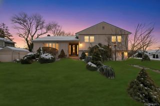 178 Gerhard Road, Plainview, NY 11803