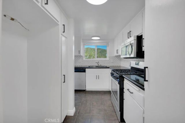 17847 Beneda 16, Canyon Country, CA 91351