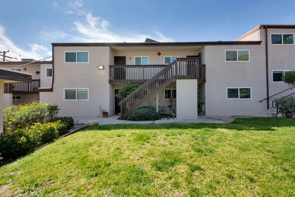 17847 Beneda 16, Canyon Country, CA 91351