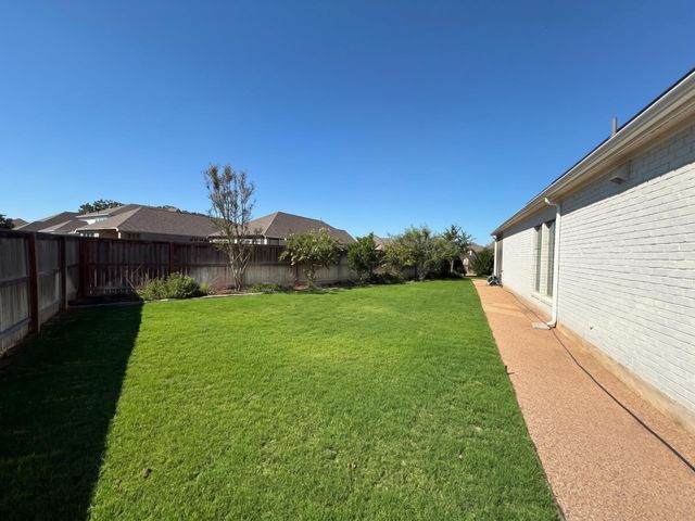 136 Ironbark BND, Bastrop, TX 78602