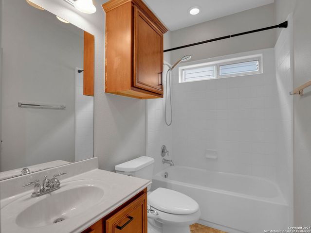 7654 EAGLE LEDGE, San Antonio, TX 78249