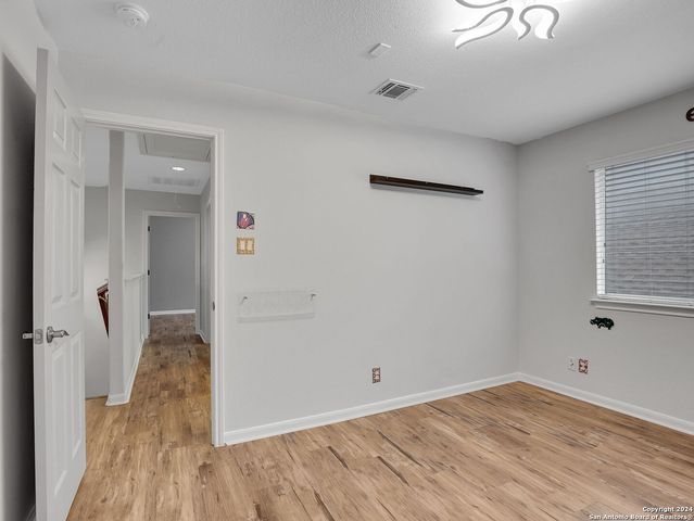 7654 EAGLE LEDGE, San Antonio, TX 78249