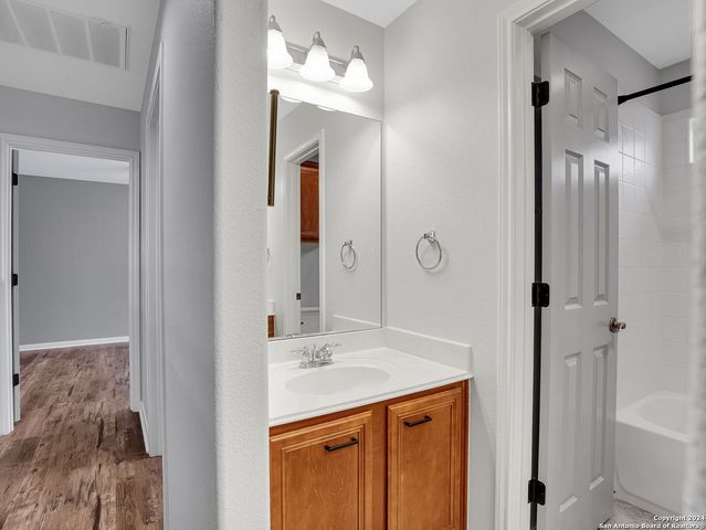 7654 EAGLE LEDGE, San Antonio, TX 78249