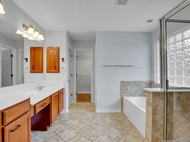 7654 EAGLE LEDGE, San Antonio, TX 78249
