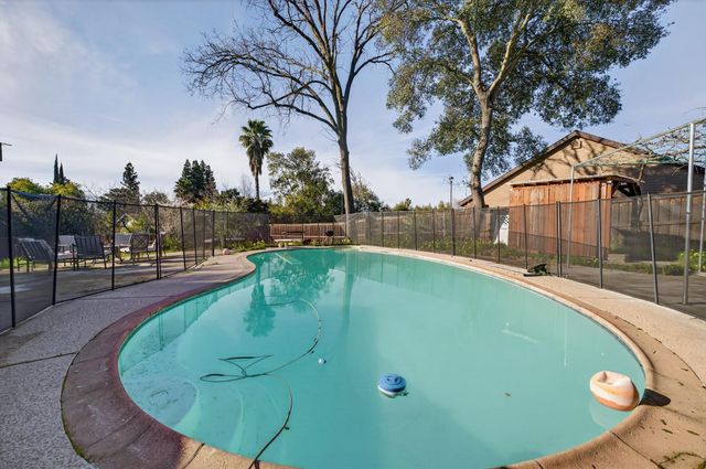 6500 Cookson Ct, Fair Oaks, CA 95628