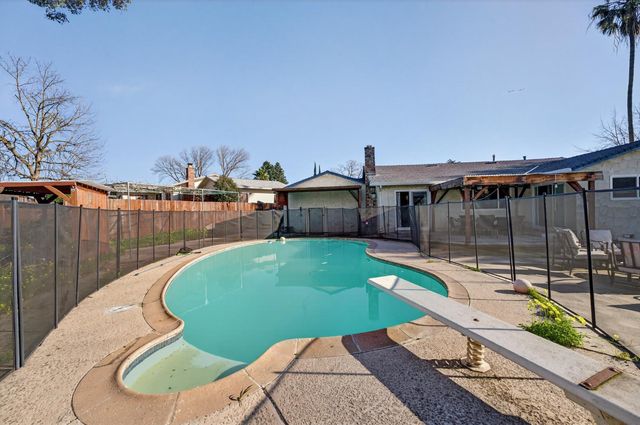 6500 Cookson Ct, Fair Oaks, CA 95628